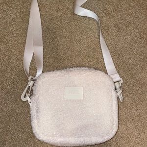 VS PINK MINI FURRY PURSE